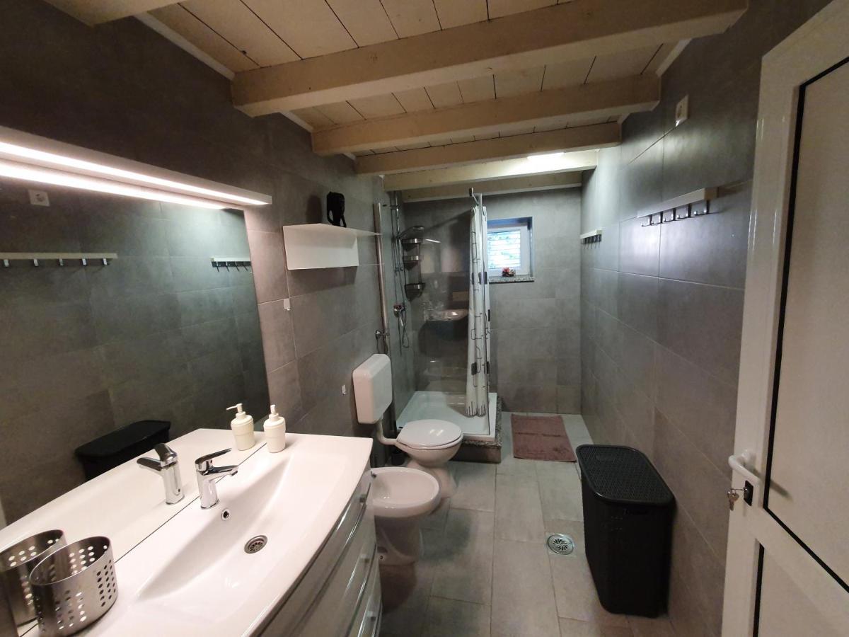 Villa Carmen Draga Bascanska Экстерьер фото