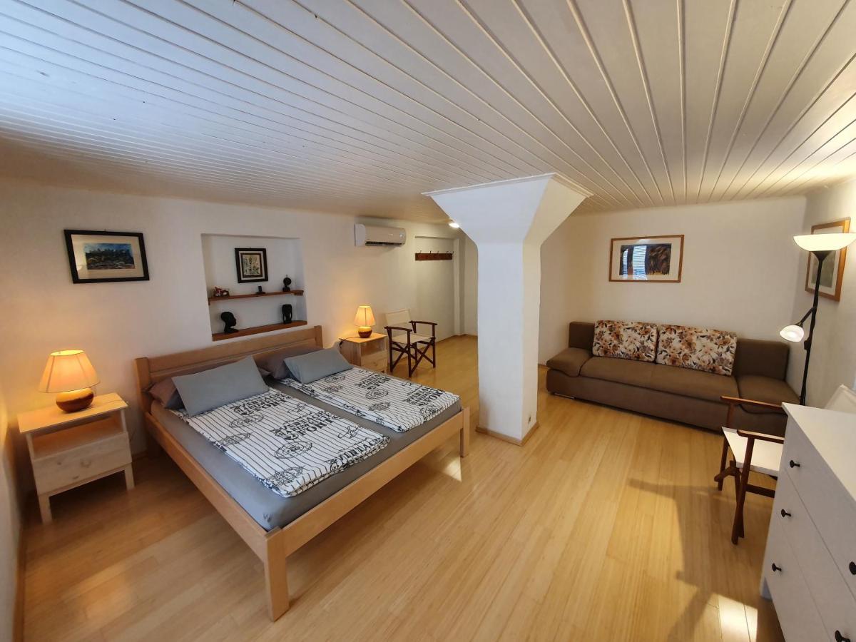 Villa Carmen Draga Bascanska Экстерьер фото