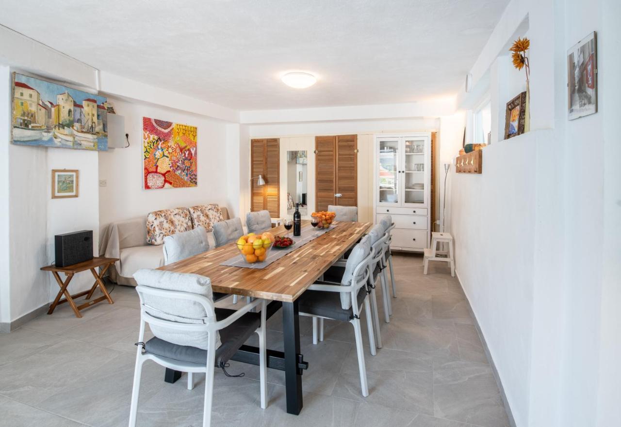 Villa Carmen Draga Bascanska Экстерьер фото